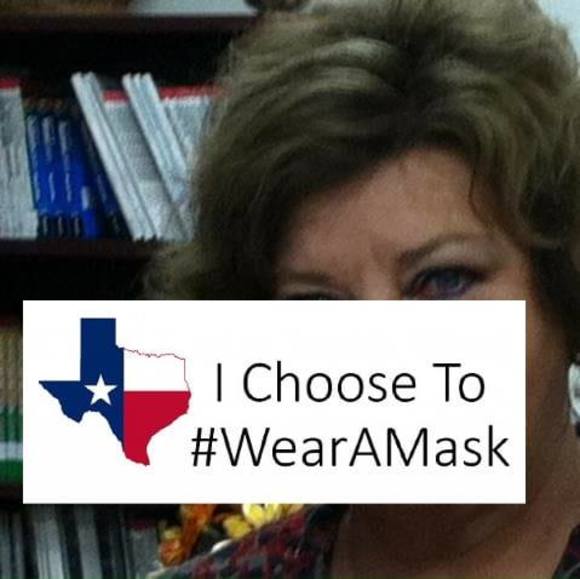 Profile Picture of Suzanne Foust (@laminimo) on Poshmark