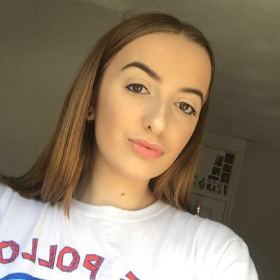 Profile Picture of Amy Louise (@amy_petts) on Twitter