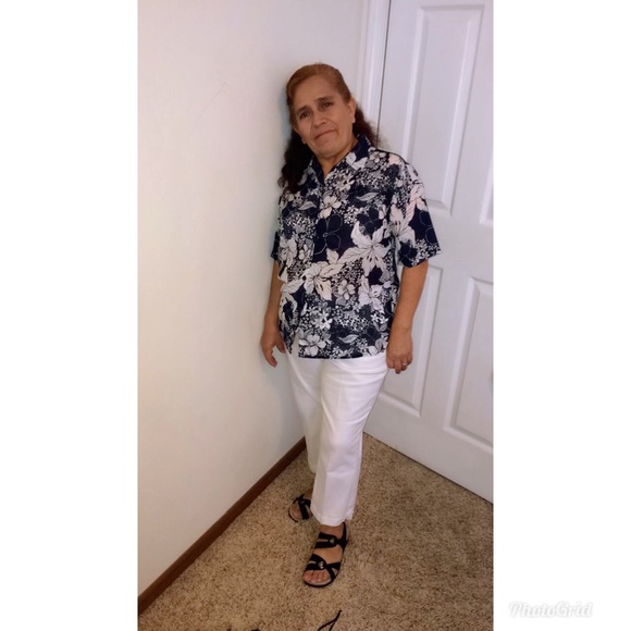 Profile Picture of Guillermina Miranda (@guillim57) on Poshmark