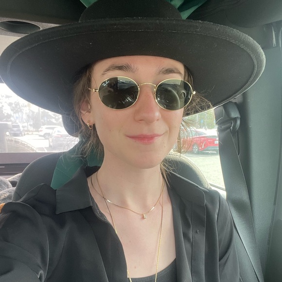 Profile Picture of Noel Lawrence (@mnoellawrence) on Poshmark