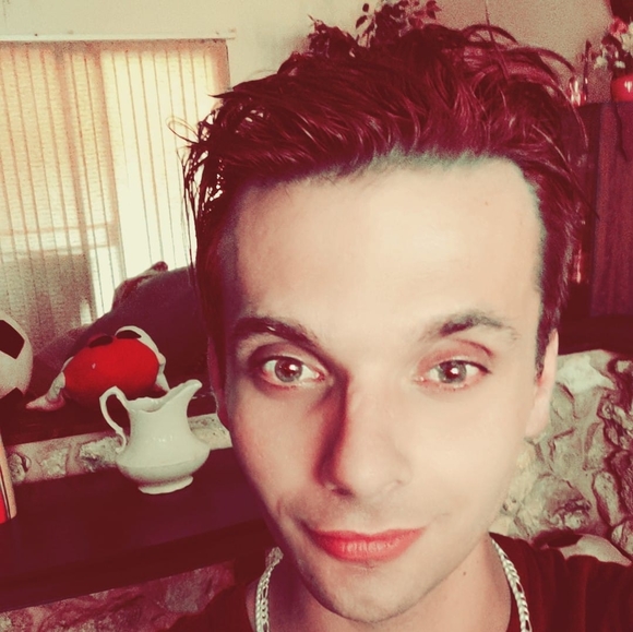 Profile Picture of James Greer (@jamesgreer323) on Poshmark