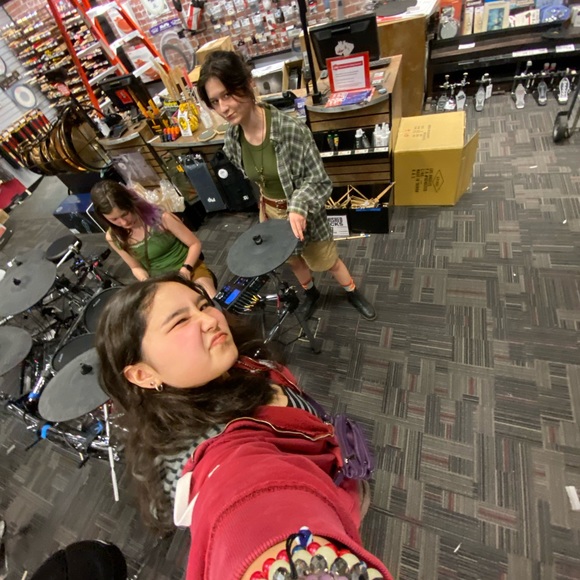 Profile Picture of Kylee Yoshimura (@kyleeyoshimura) on Poshmark