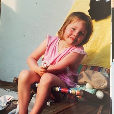 Profile Picture of Ruby (@RubyHazelStone) on Twitter