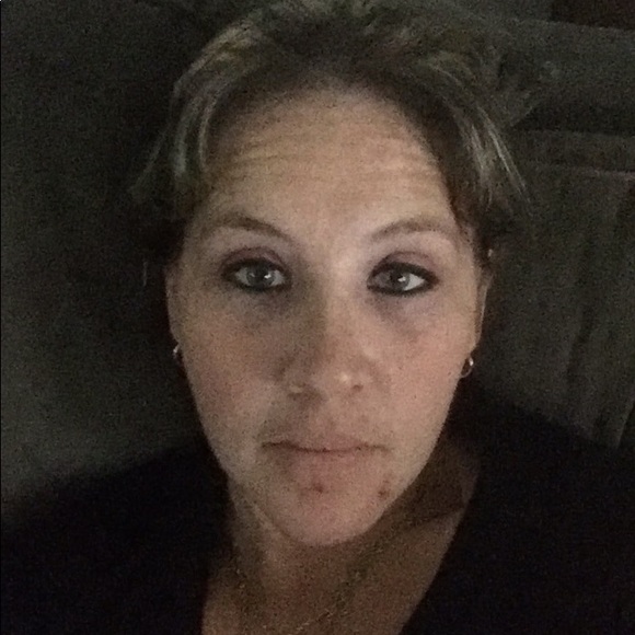 Profile Picture of Crystal Rosenberger (@crystalrosenber) on Poshmark