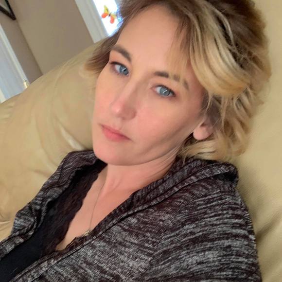 Profile Picture of Crystal Cain (@cj2750) on Poshmark