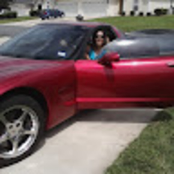 Darlene Willborn - Poshmark Profile Picture of Darlene Willborn (@darlenewillborn) on Poshmark