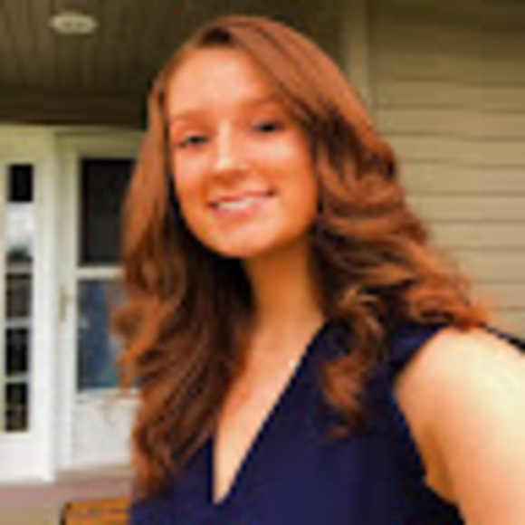 Profile Picture of Emily Gehring (@eagehring02) on Poshmark