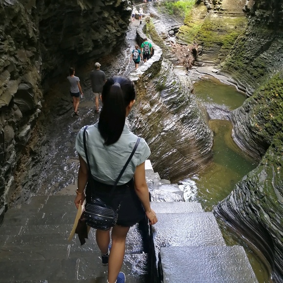 Profile Picture of Alice Lee (@sweetsnow) on Poshmark