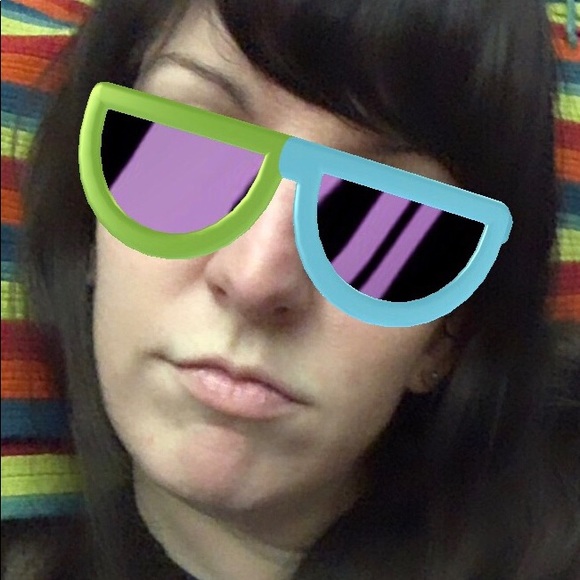 Profile Picture of Lisa Vonk (@llvrun24) on Poshmark