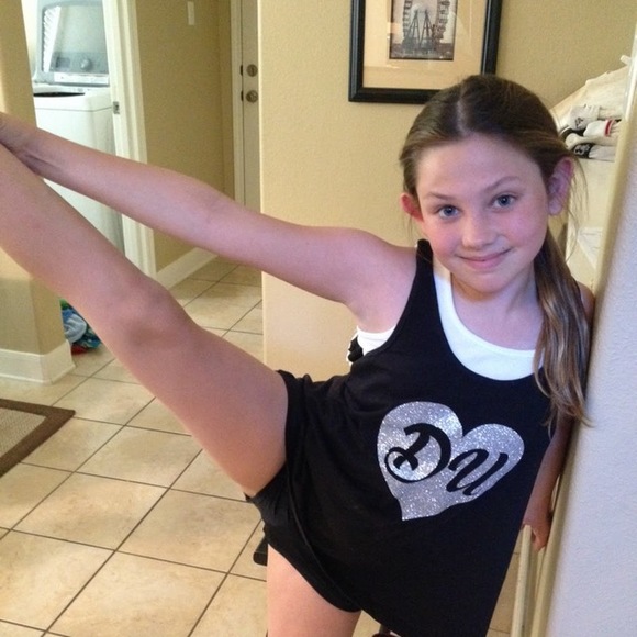 Melanie Danford - Poshmark Profile Picture of Melanie Danford (@melaniedanford) on Poshmark