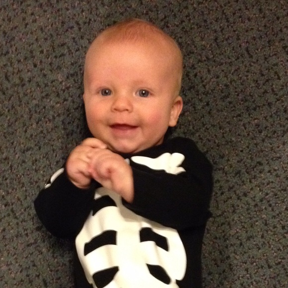 Profile Picture of Erin Wade (@erinswade) on Poshmark