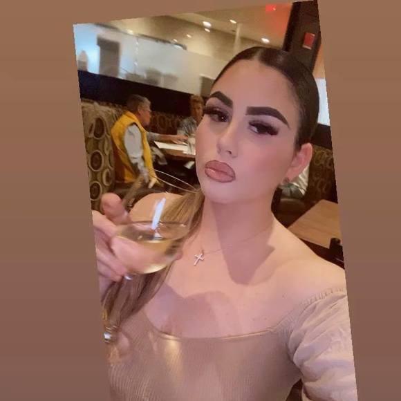 Profile Picture of Alyssa Lorefice (@alorefice) on Poshmark