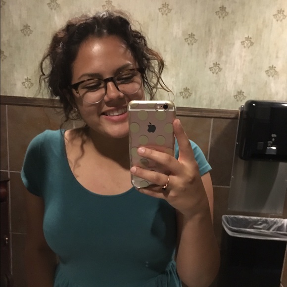 Profile Picture of Daniela Bastidas (@dmbastidas) on Poshmark