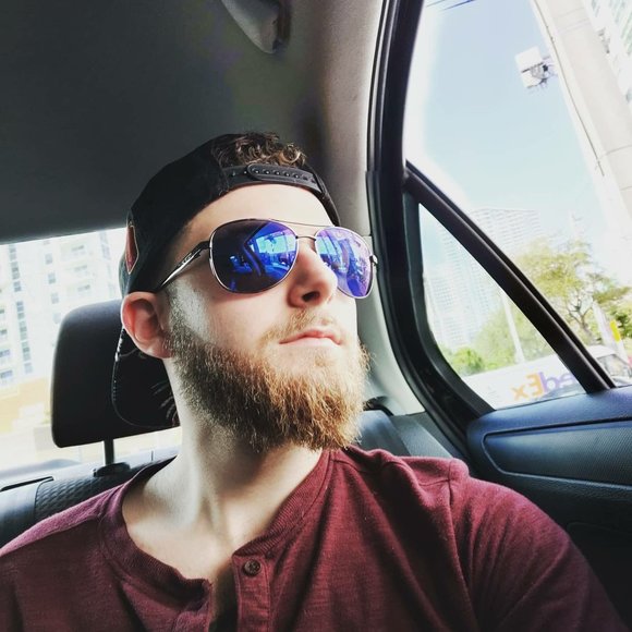 Profile Picture of Jared Freeman (@ivh3ad5h0tvi) on Poshmark