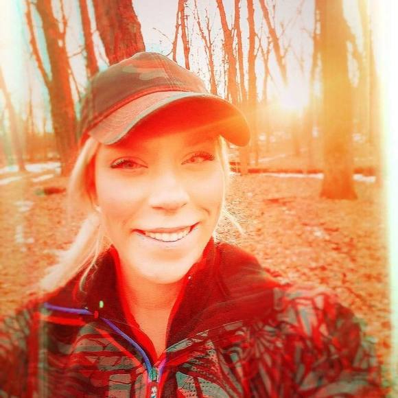 Ashley Weaver - Poshmark Profile Picture of Ashley Weaver (@aweaver9532) on Poshmark