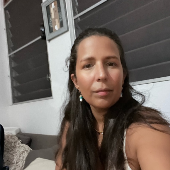 Profile Picture of Irmgard Iglesias (@irmgardiglesias) on Poshmark