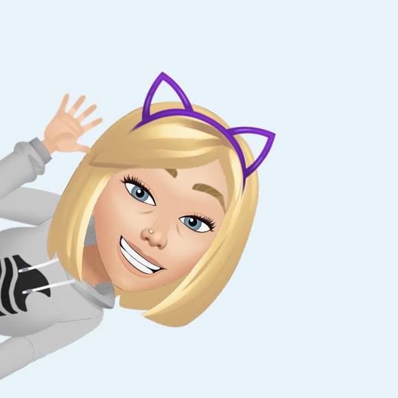 Profile Picture of Danielle Baxter (@ohkrittay) on Poshmark