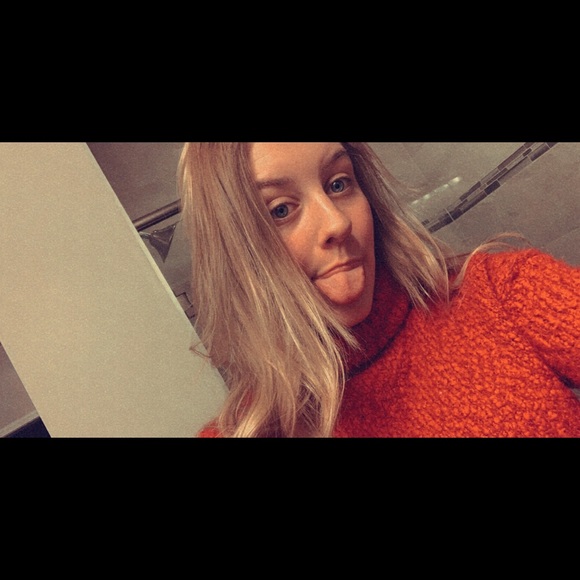 Profile Picture of Campbell Maclagan (@c_maclagan) on Poshmark