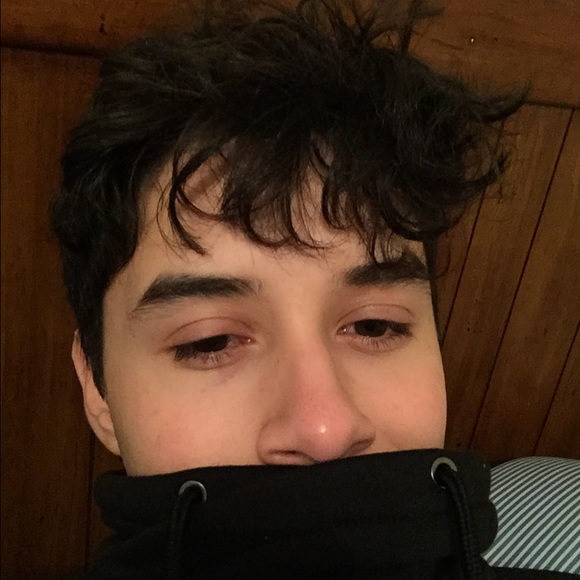 Profile Picture of David Rizo (@rozo899) on Poshmark