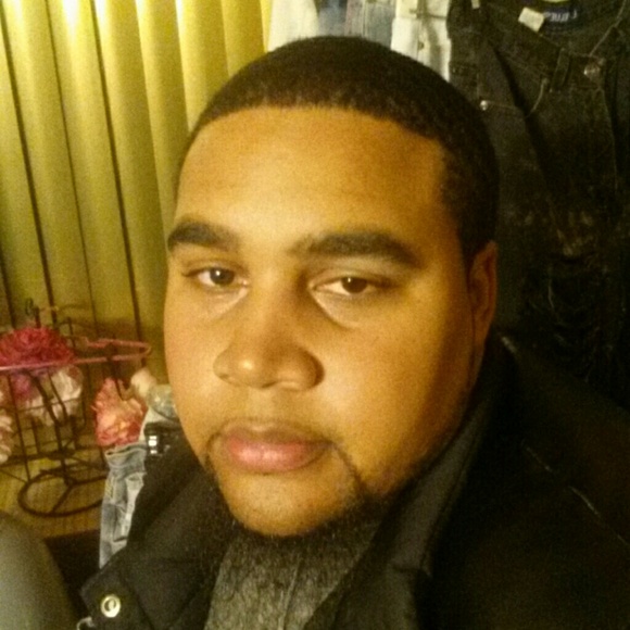 Profile Picture of Ricky Roberts (@prettyrick2014) on Poshmark