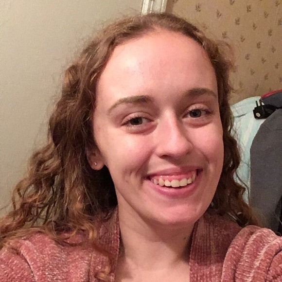 Profile Picture of Brianna Tobin (@briannatobin) on Poshmark