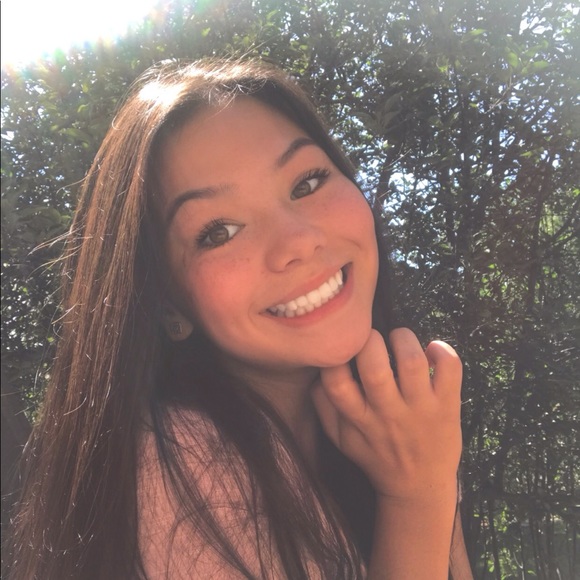 Profile Picture of Nyla Jones (@nylaajoness) on Poshmark
