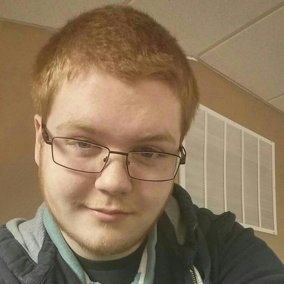 Profile Picture of Hunter Cremeans (@hccremeans) on Poshmark