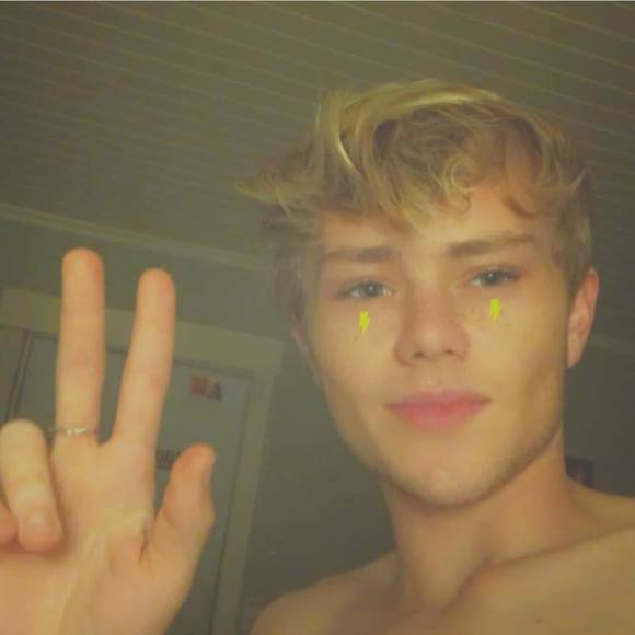 Profile Picture of Logan Boyer (@logerman01) on Poshmark