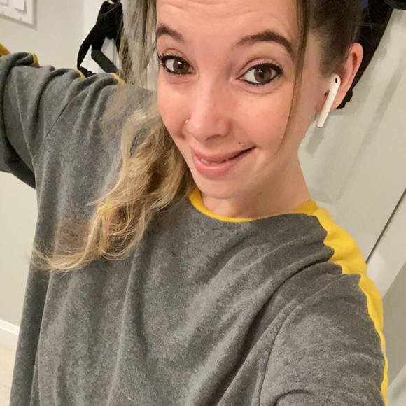 Profile Picture of Amanda Gorlick (@sassy_gurl16) on Poshmark