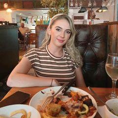 Profile Picture of Holly Pullen (@@hollyyyyyyyyyxx) on Tiktok