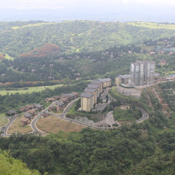 Profile Picture of Nice Llanes (@nice27) on Poshmark