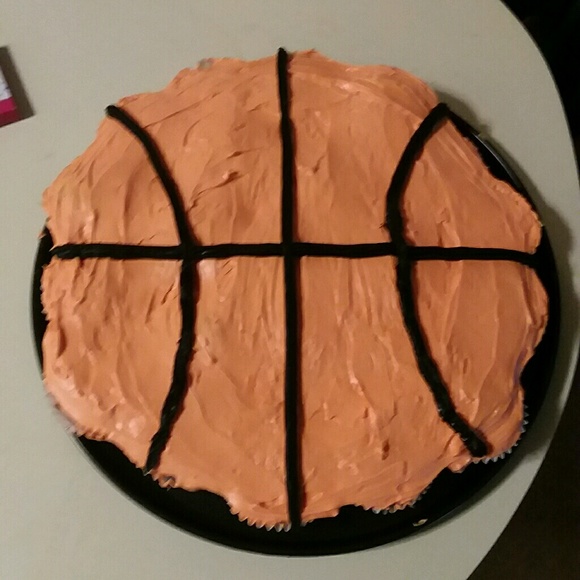 Profile Picture of Laura Comitz (@lauracomitz) on Poshmark