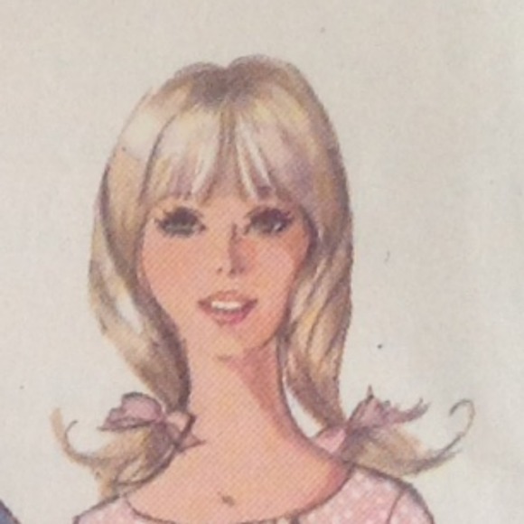 Profile Picture of Leah Bailey (@leahbaileyokay) on Poshmark