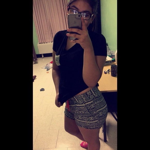 Profile Picture of Jasmine Hoffman (@jasmine_hoffman) on Poshmark