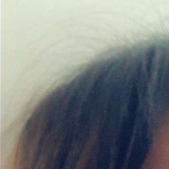 Profile Picture of Maria Padron (@mariiipadron) on Poshmark