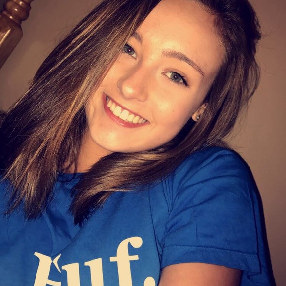 Profile Picture of Ashley Leider (@aleider55) on Poshmark