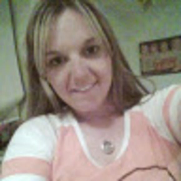 Profile Picture of Amber Grimm (@amgrimm8) on Poshmark