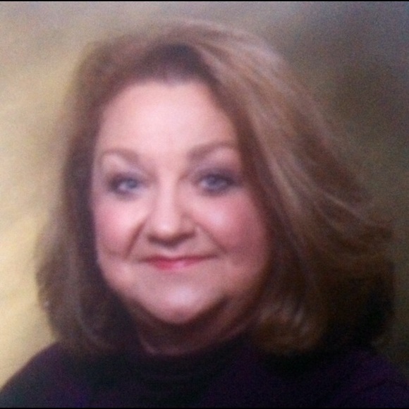 Profile Picture of Pat Grant (@patgrantau) on Poshmark