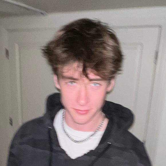 Profile Picture of Jacob Bornhoff (@jacobbornhoff) on Poshmark