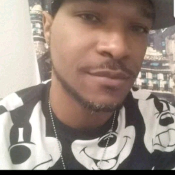 Profile Picture of Damain Cooperwood (@boybie) on Poshmark