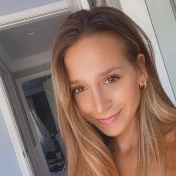 Profile Picture of Isabella Savelli (@bellasavelli) on Poshmark