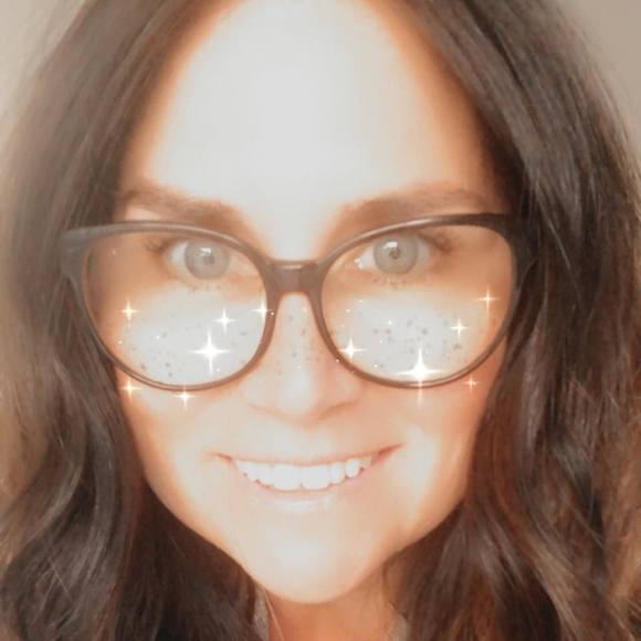 Profile Picture of Amy Frowiss bello (@bello081508) on Poshmark