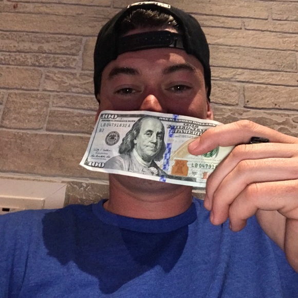 Profile Picture of Matt Donohue (@donohu151) on Poshmark