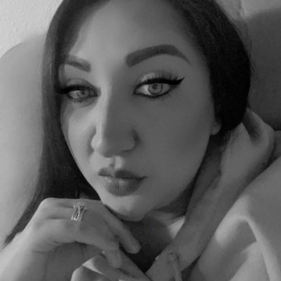 Profile Picture of Natasha Romero (@natashavigil919) on Poshmark