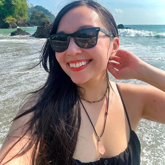 Profile Picture of Michelle Scott (@michellekscott1) on Poshmark