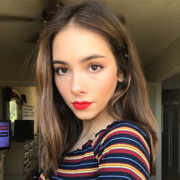 Profile Picture of Haley Pullos (@haley_pullos) on Poshmark