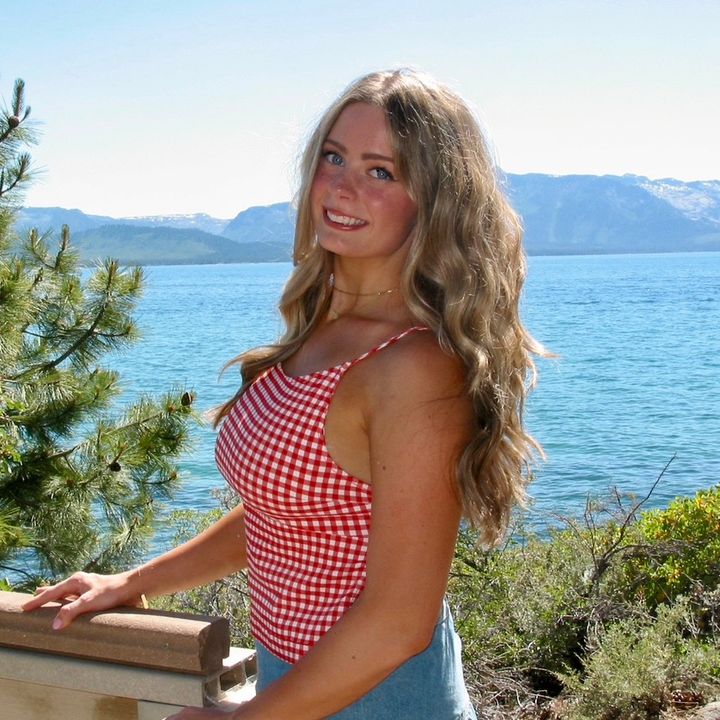 Profile Picture of allyeedwards (@@allisoneedwards) on Tiktok