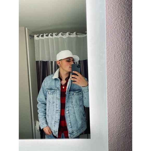 Profile Picture of Savage Tony (@too_savage) on Poshmark