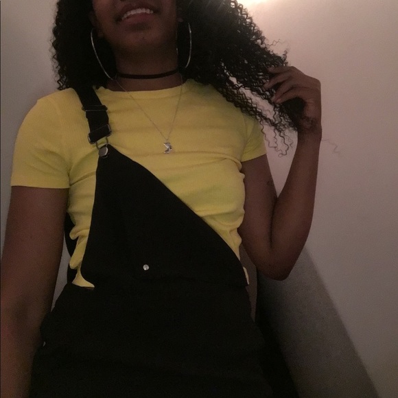 Profile Picture of Shayla Chism (@shayla1717) on Poshmark