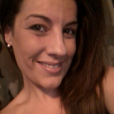 Profile Picture of Suzanne Thorne (@x3dollfacex3) on Twitter